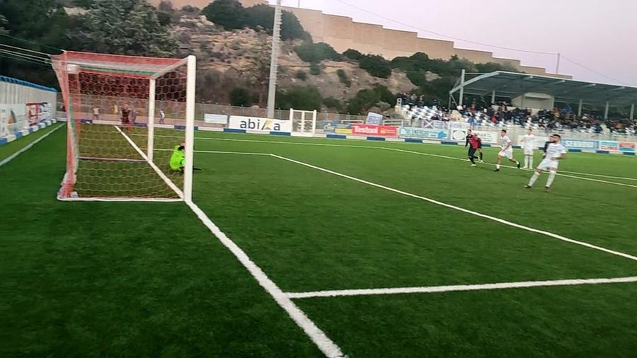 
	Il rigore del 4-2 trasformato da Asara

