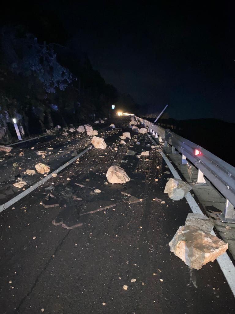 Appello dei sindaci di Dorgali e Urzulei dopo l’ennesima frana nel cuore della notte sulla strada statale 125