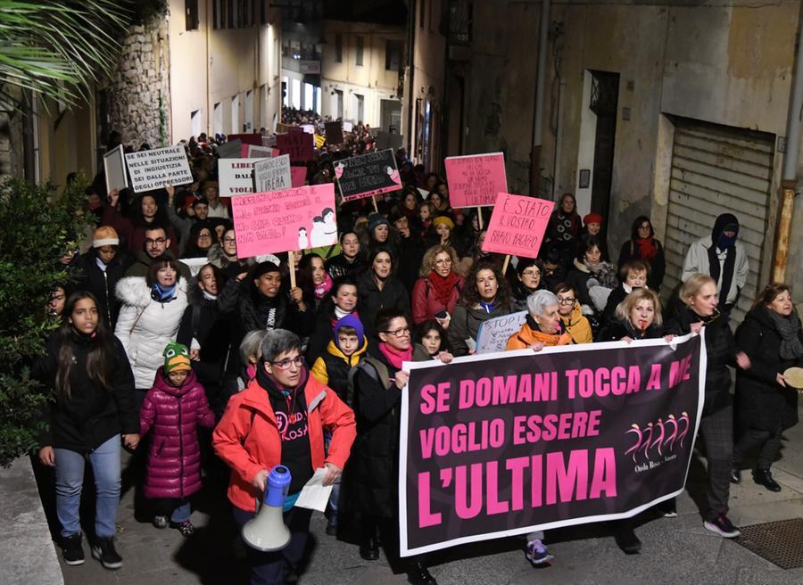 
	La manifestazione a Nuoro <em>(foto Massimo Locci)</em>

