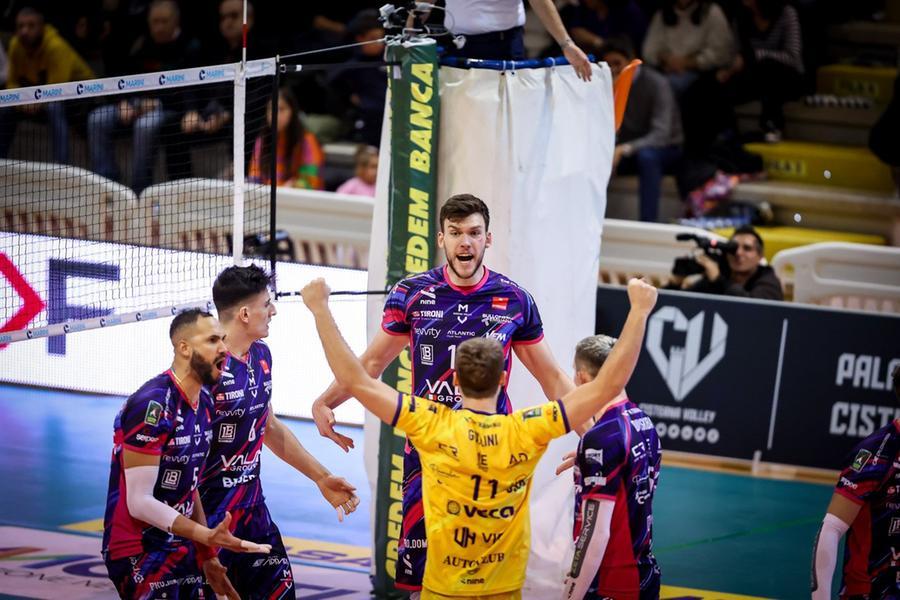 Modena Volley non sbaglia e torna da Cisterna con tre punti