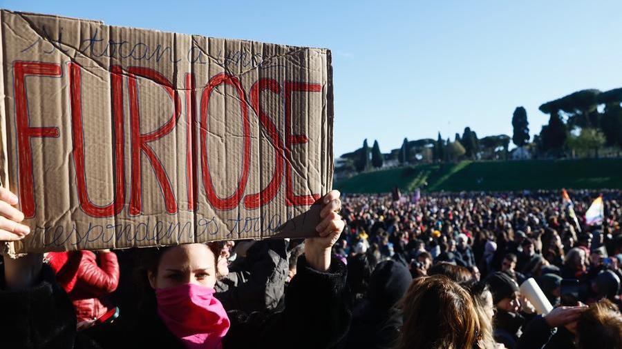 Violenza sulle donne, piazze piene “per Giulia e per tutte”: «A Roma siamo in 500mila»