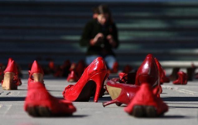 Storie di tre donne modenesi vittime di violenze: «Un collega ossessionato da me Costretta a lasciare il lavoro»<br type="_moz" />
