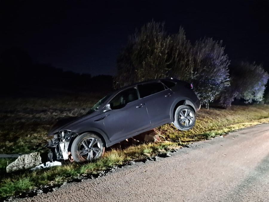 Rispescia, con l’auto va a sbattere contro un palo della luce: ferito un 49enne