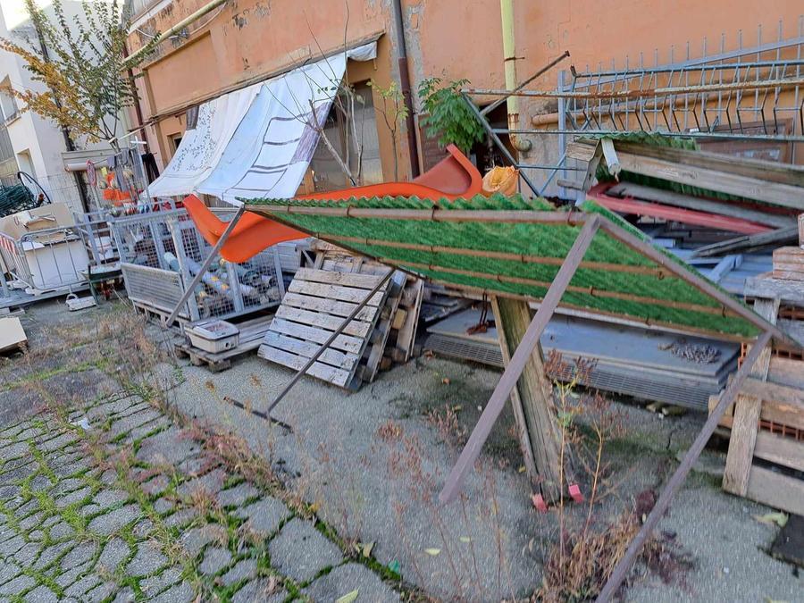 Modena. Viaggio nella discarica a cielo aperto tra bombole, rifiuti e scaldabagni