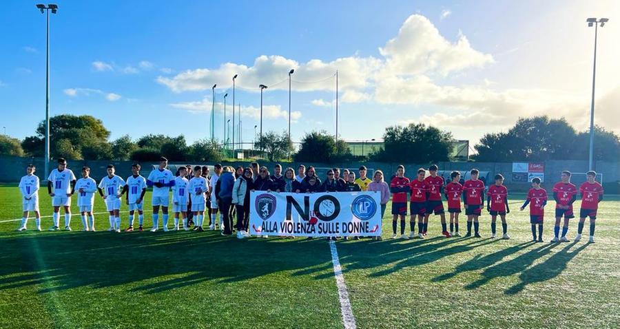 Sassari, i Giovanissimi di Li Punti e Usinese con le mamme per dire no alla violenza sulle donne