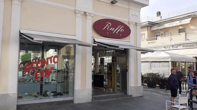 Il negozio di Ottica Ruffo in Passeggiata ancora una volta preso di mira