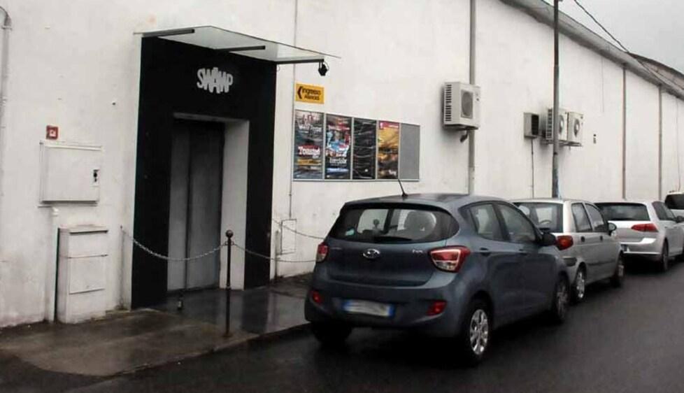 L'ingresso della discoteca Swamp di via del Bravo a Nazzano (Foto d’archivio)