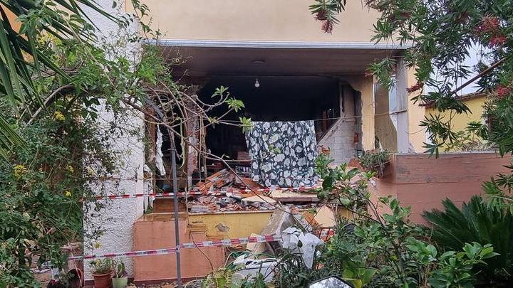 
	La casa dove &egrave; avvenuta l&#39;esplosione <em>(foto Massimo Locci)</em>

