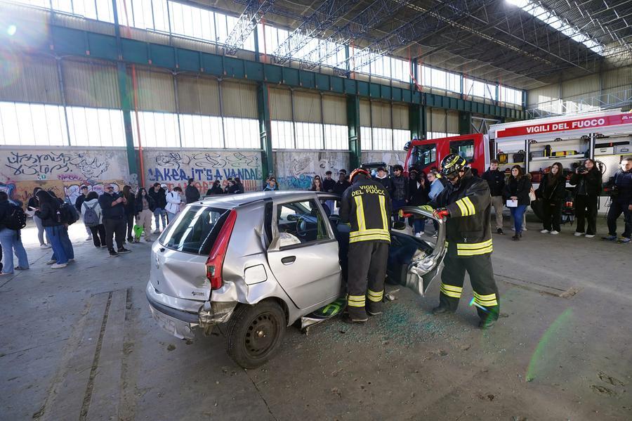 
	Lezioni di sicurezza stradale agli studenti nelle ex Officine Reggiane

