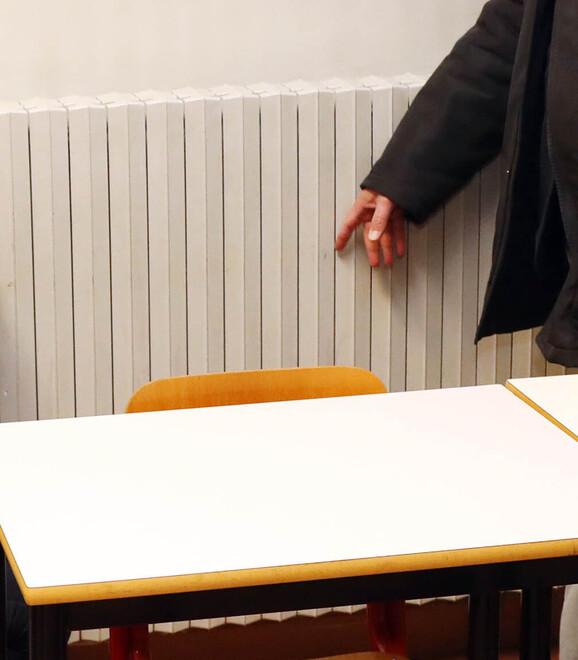Ferrara, classi e studenti al freddo
