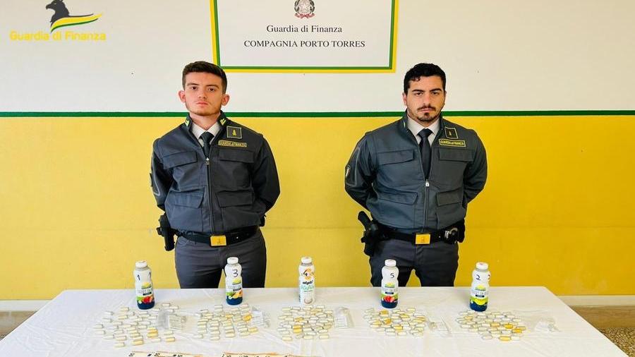Sbarca a Porto Torres con un chilo e mezzo di cocaina nell’auto, arrestato