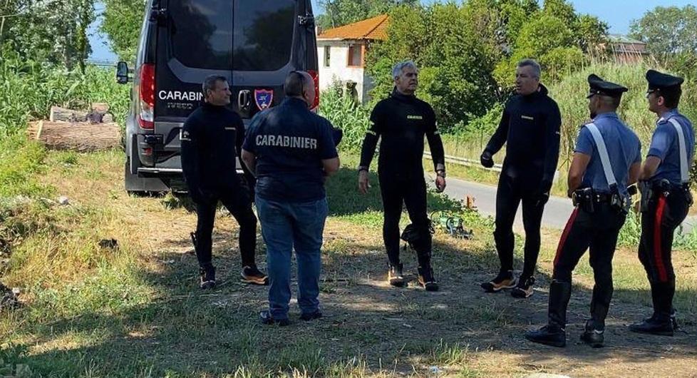 I carabinieri su uno dei luoghi dei due delitti (foto d’archivio)