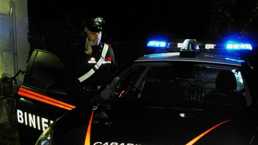 Montecatini, arrestato per violenze in famiglia. In casa aveva anche una pistola