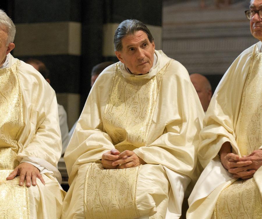 
	Il canonico monsignor Lorenzo Lenzi

