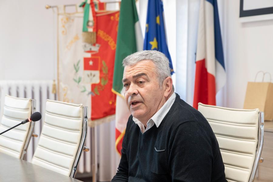 San Prospero. Battuta sessista, Borghi si scusa: «Ho sbagliato e mi sospendo dal Pd»