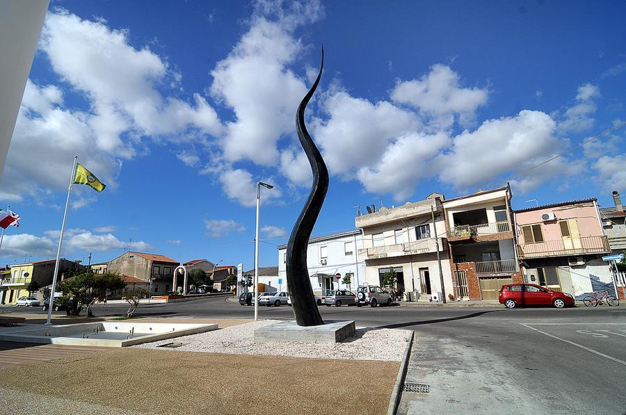 
	La scultura dell'Anguilla a Santa Giusta

