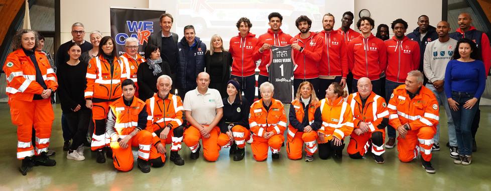 Pallacanestro Reggiana e Croce Verde insieme per una nuova ambulanza