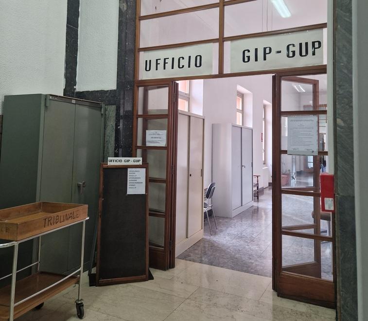 Anziani abbandonati in due strutture di Sassari e di Sorso: in 6 a giudizio