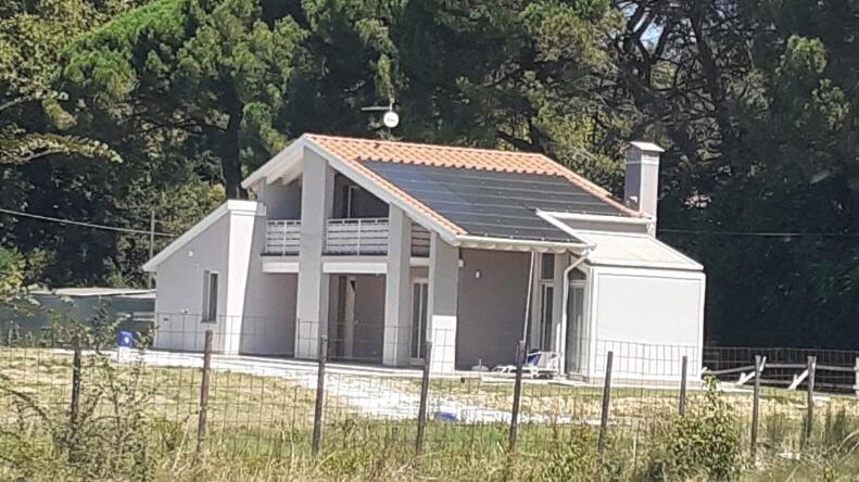 Casa troppo vicina alla villa a Ponsacco, i proprietari hanno un mese di tempo per sgomberare. Poi verrà abbattuta