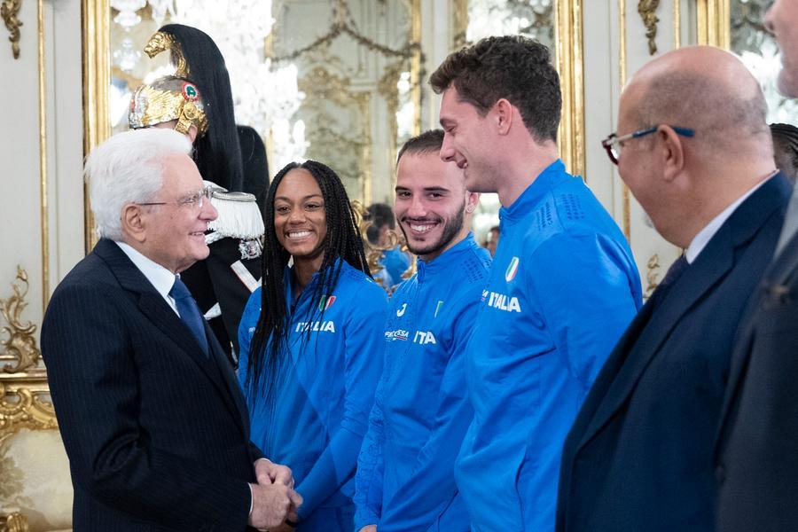 
	Il presidente Sergio Mattarella saluta Larissa Iapichino, Lorenzo Patta e Filippo Tortu

