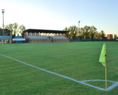 Castelnuovo, zuffa tra tifosi e giocatori: arrivano i carabinieri<br>
