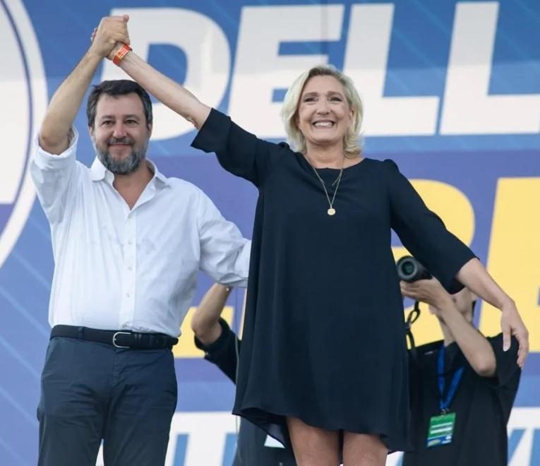Salvini raduna le destre sovraniste a Firenze e partono le contro manifestazioni