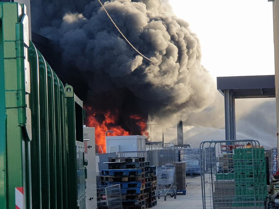 L’incendio del 2021 a Predda Niedda: ci sono due indagati