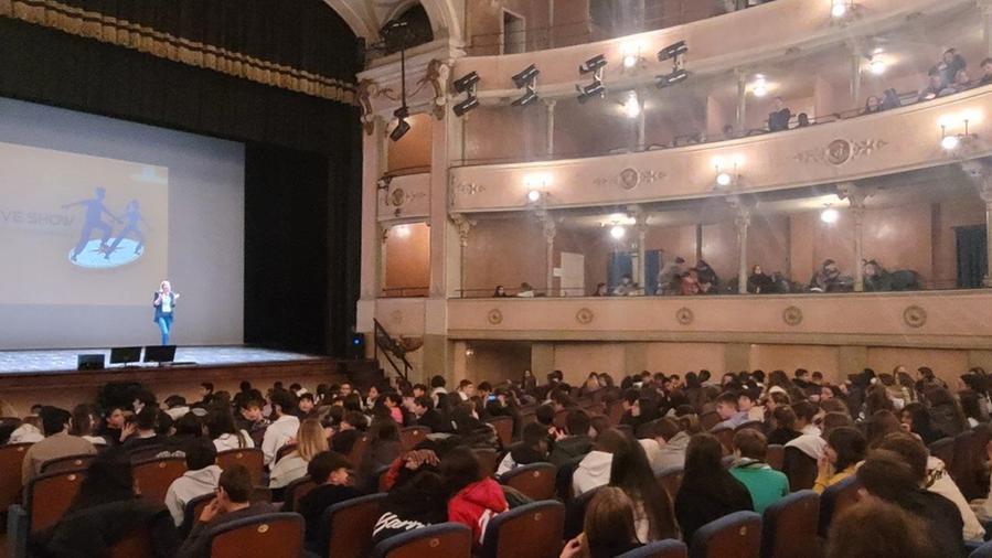 Scuola, in 2.400 all’Ariosto per “Orienta live show”
