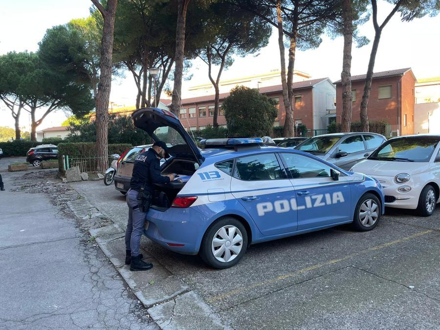 Livorno, furto di gioielli in una casa di via Machiavelli: arrestato un uomo