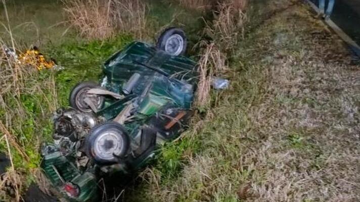 San Giuliano, Ape Piaggio finesce nel fosso dopo lo scontro: grave il conducente<br>