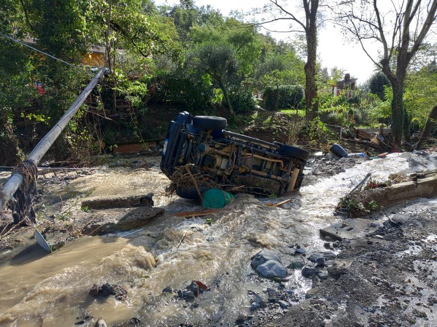 
	Un'auto travolta dal torrente Bardena a Figline

