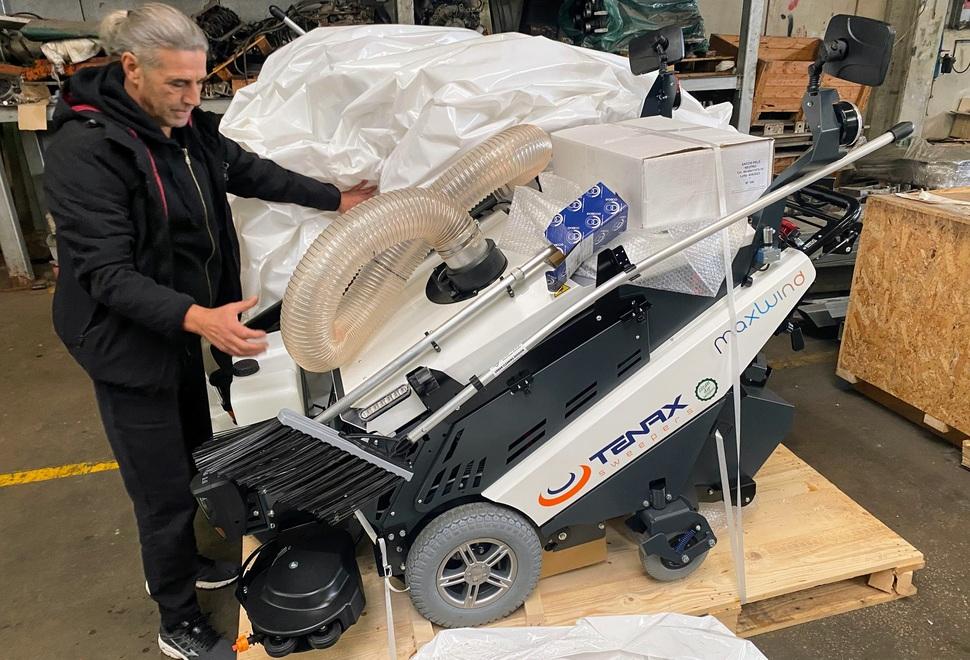 Livorno, ecco due nuove mini-spazzatrici: saranno utilizzate in centro e sul lungomare<br>
