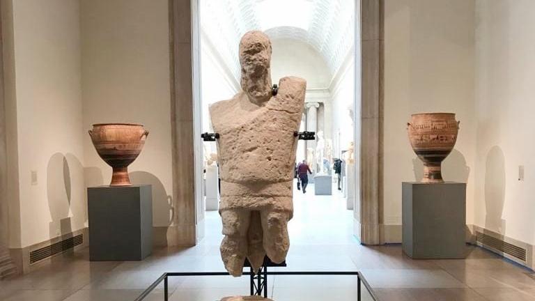 
	Il Gigante Manneddu in una delle sale del Metropolitan Museum di New York

