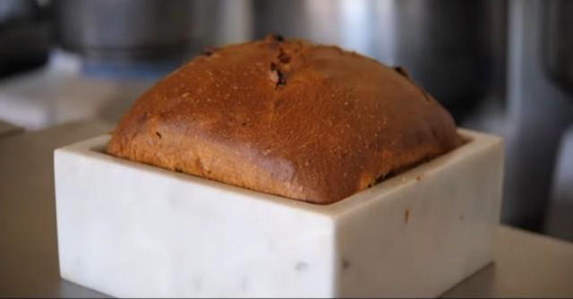 
	Carrara, il panettone cotto nel marmo

