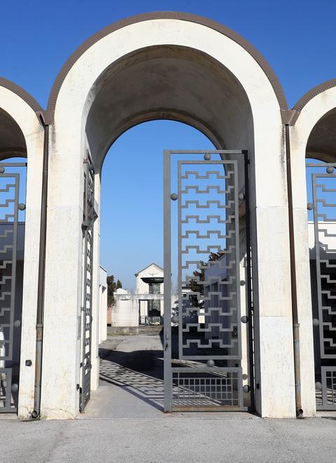 Trasigallo, al cimitero esauriti i posti a terra