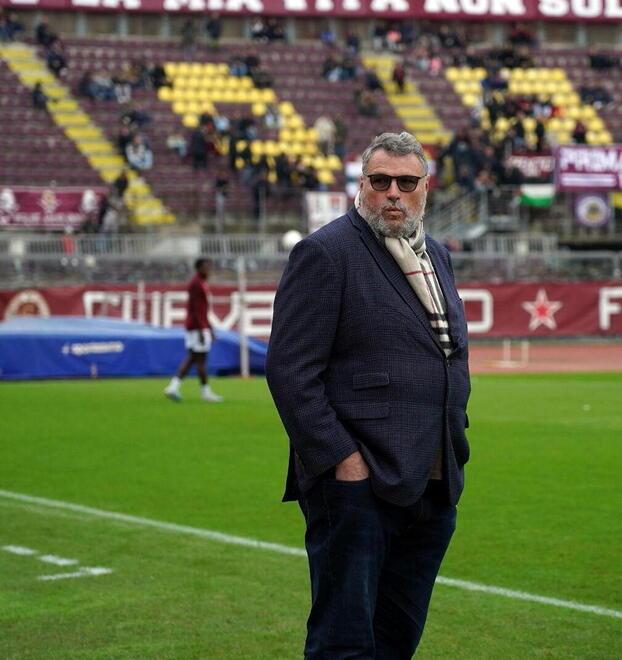 Livorno, alla fine Gianni Palumbo paga per tutti: il team manager in lacrime