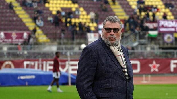 Livorno, alla fine Gianni Palumbo paga per tutti: il team manager in lacrime