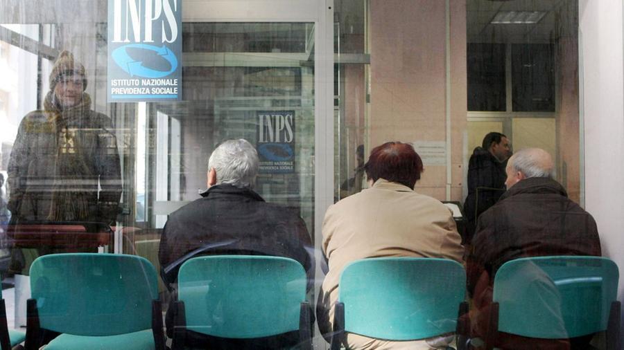 Pensioni, aumenti dal 2024: le cifre e le percentuali per ogni fascia. Via all’anticipo del conguaglio