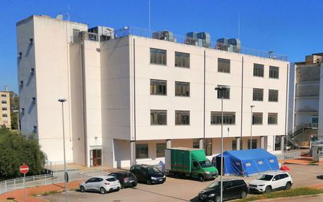 Sassari, studente ricoverato per meningite: profilassi per 50 persone all’Iti Angioy