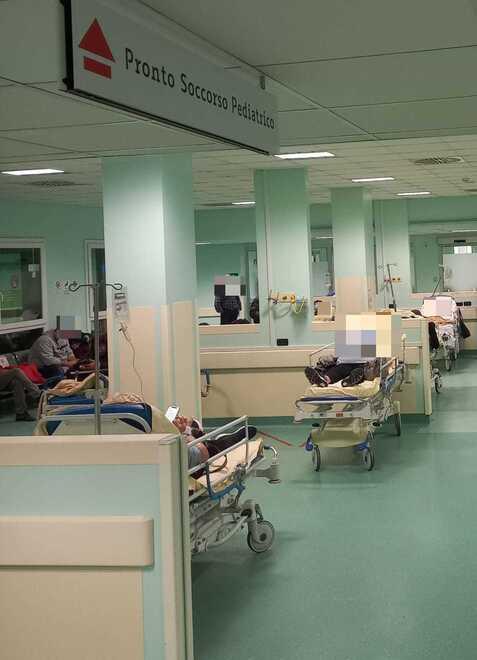 Ferrara:  pronto soccorso, ancora tanti pazienti. Nei Cau basta un’ora