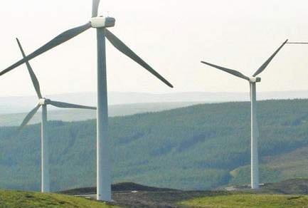 Una distesa di pale eoliche inquieta l’Alta Gallura