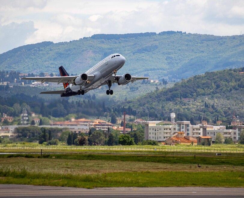 Toscana Aeroporti: +22,5%. L’ad Roberto Naldi: «Il sistema Pisa-Firenze funziona. E ora l’Elba»