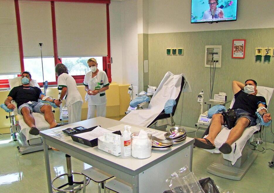 Piombino, il medico non c’è per la mareggiata e la raccolta di sangue si blocca. Il racconto di un donatore solleva il caso