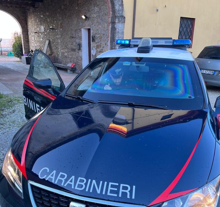 Lucca, prima il sesso e poi le minacce: «Ridammi i soldi o ti ammazzo»