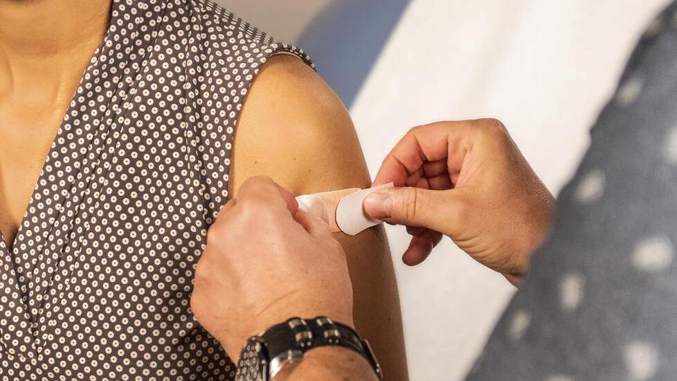 Olbia, vaccini contro l’influenza: «Attese di un mese e mezzo» 