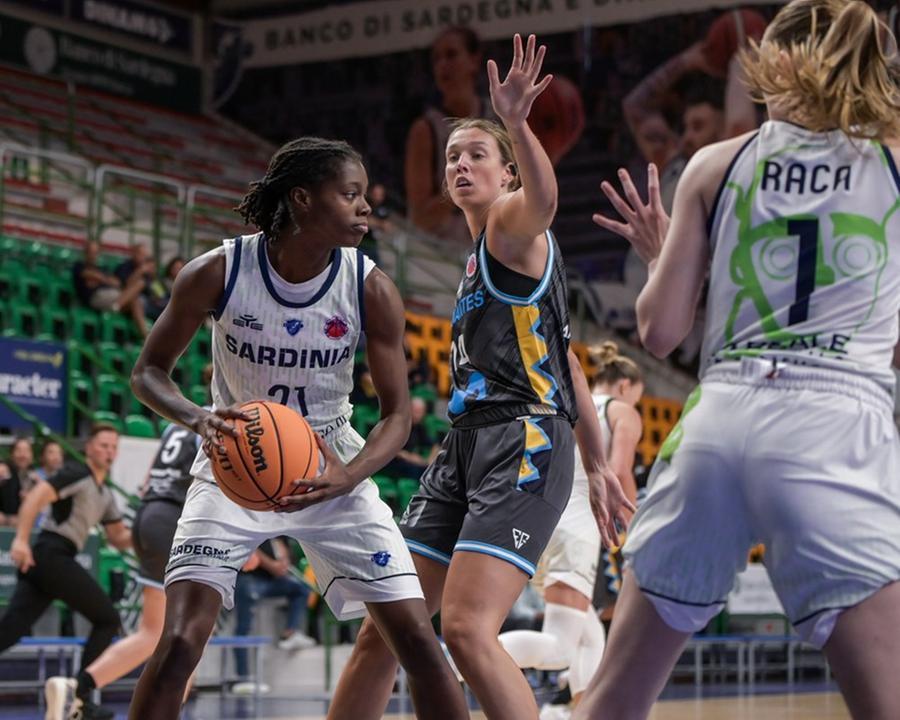 La Dinamo Women vince a Brescia ed è in zona playoff