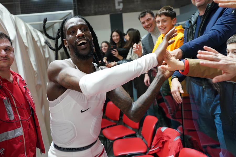 La Unahotels Reggio Emilia si mangia Pesaro