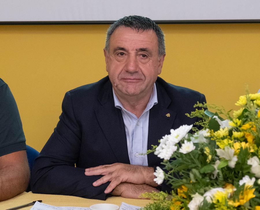 Il presidente di Coldiretti Battista Cualbu: «Bistecche sintetiche? No, grazie: preferiamo gli alimenti naturali»