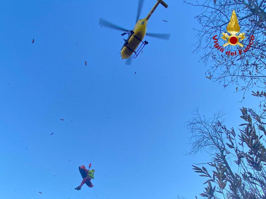 Serravalle Pistoiese, cade con il parapendio: 49enne trasportato d’urgenza in ospedale