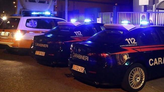 Si accascia di fronte a casa e muore in bici per un malore